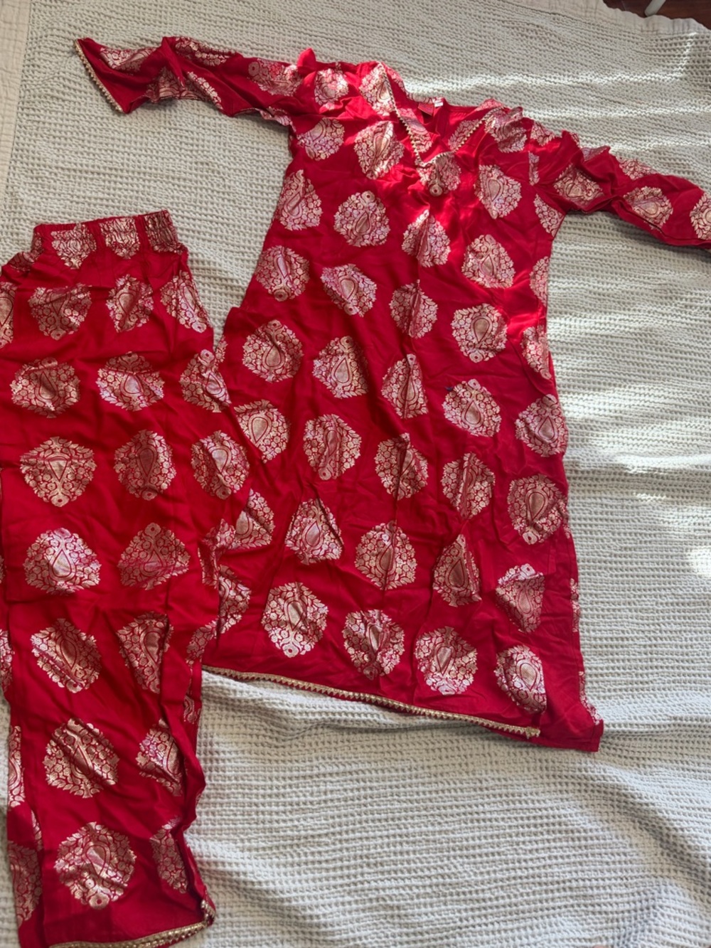 Salwar suit without dupatta - size M